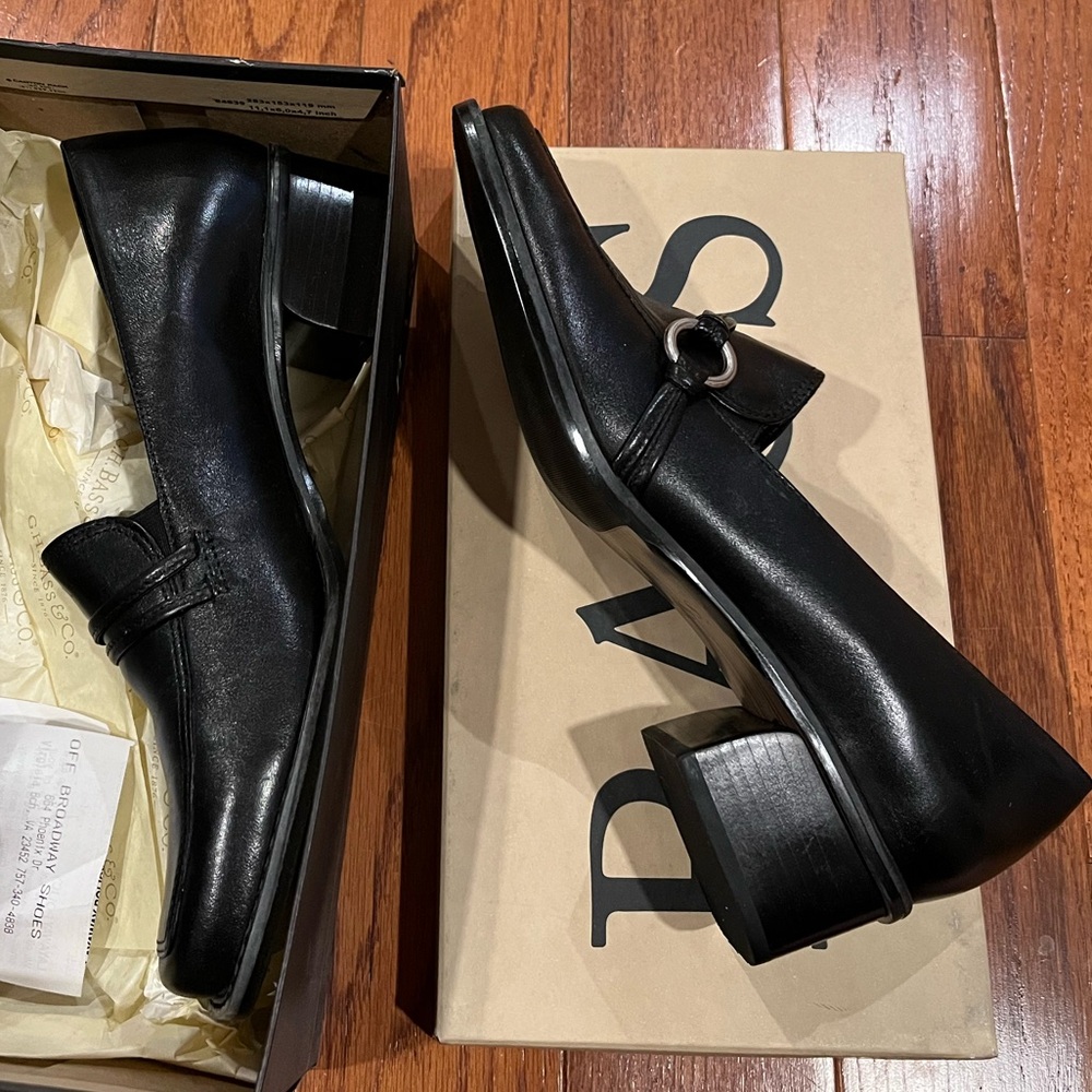 Brand New in Box Bass loafers. Black size 8